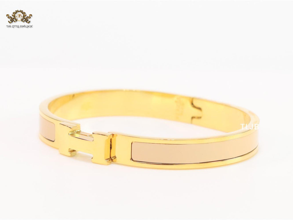Alphabet H beige and matt gold bracelet