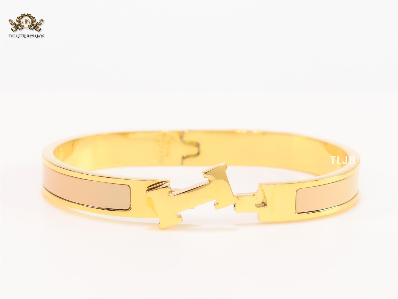 Alphabet H beige and matt gold bracelet