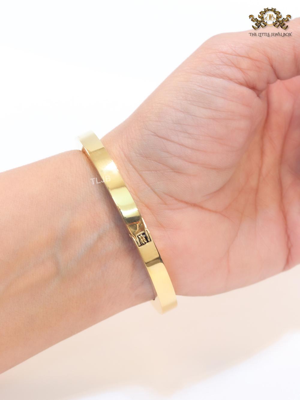 Alphabet T cz and gold bracelet