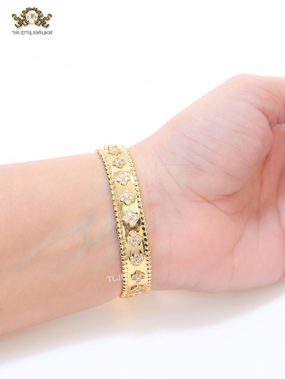 Gold clover motif CZ bracelet