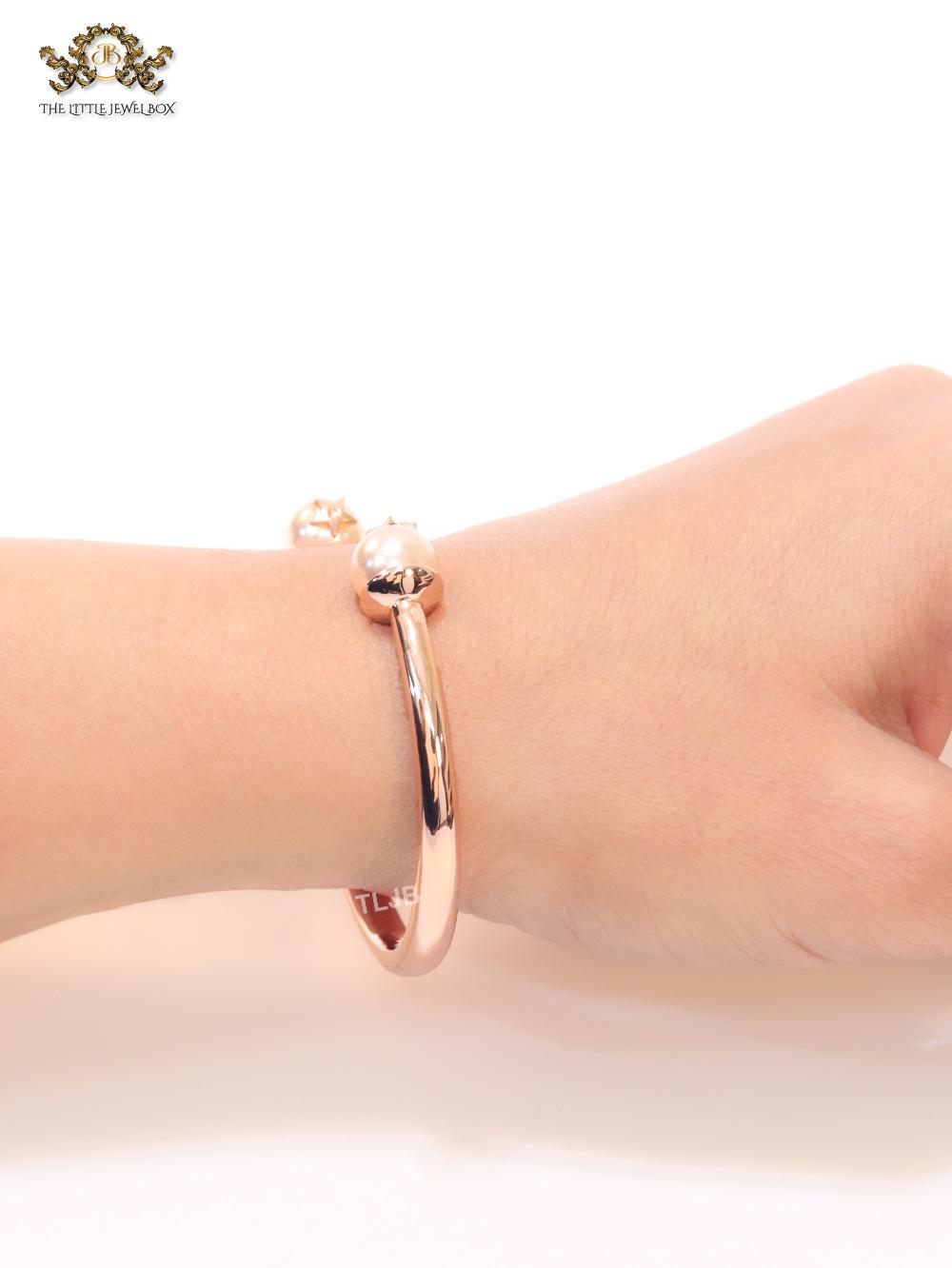 Alphabet CD rose gold and pearl bracelet