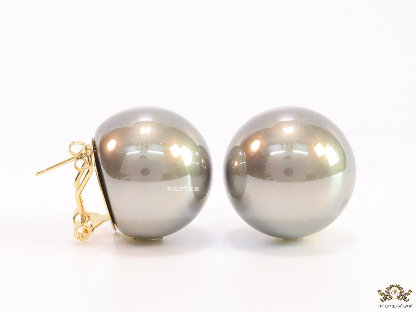 25 mm Simple dark grey round pearl studs