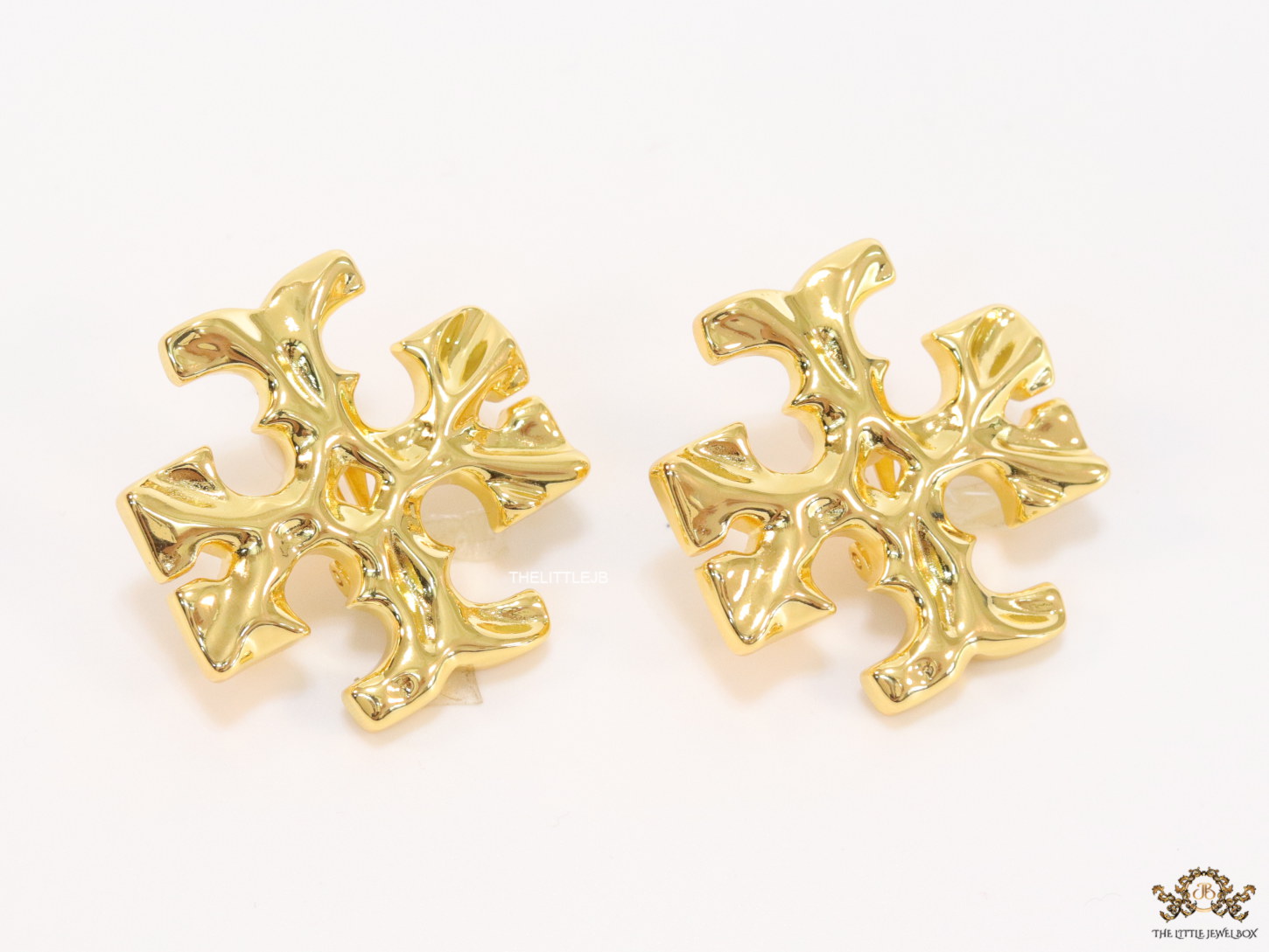 Alphabet T glossy Clip On