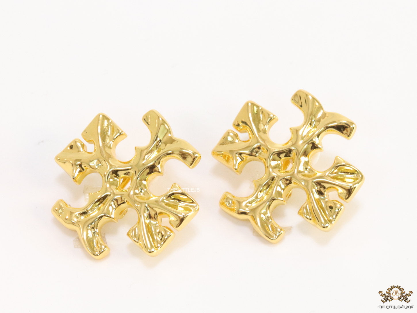 Alphabet T glossy Clip On