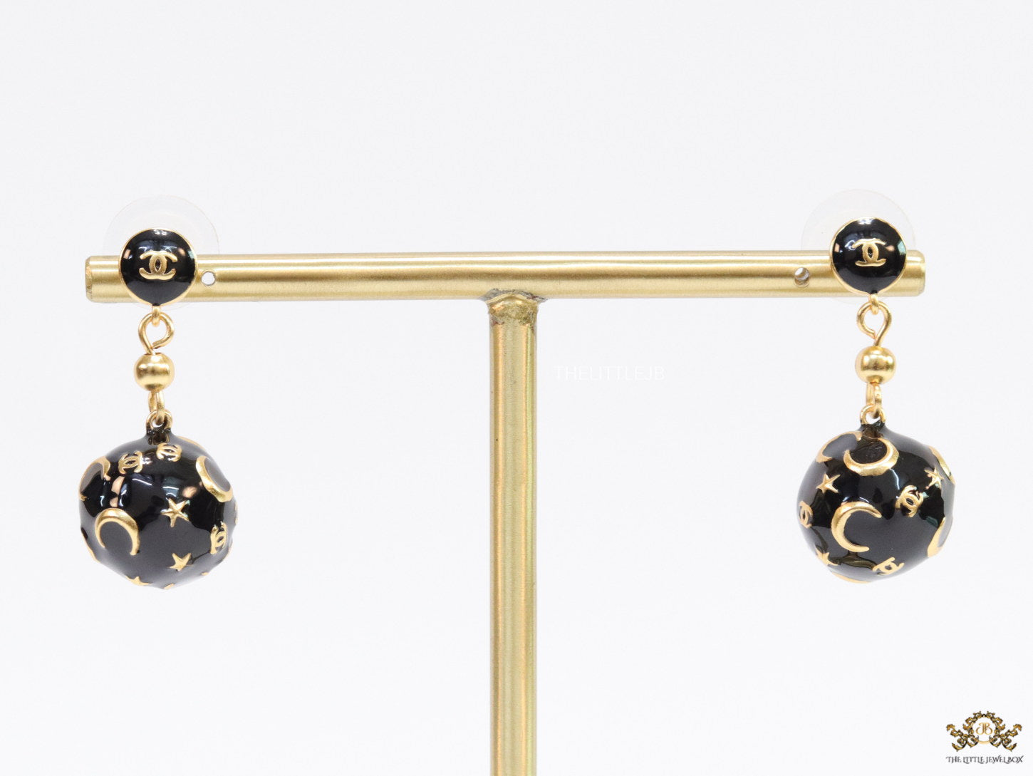 Black ball dangles with double C motifs