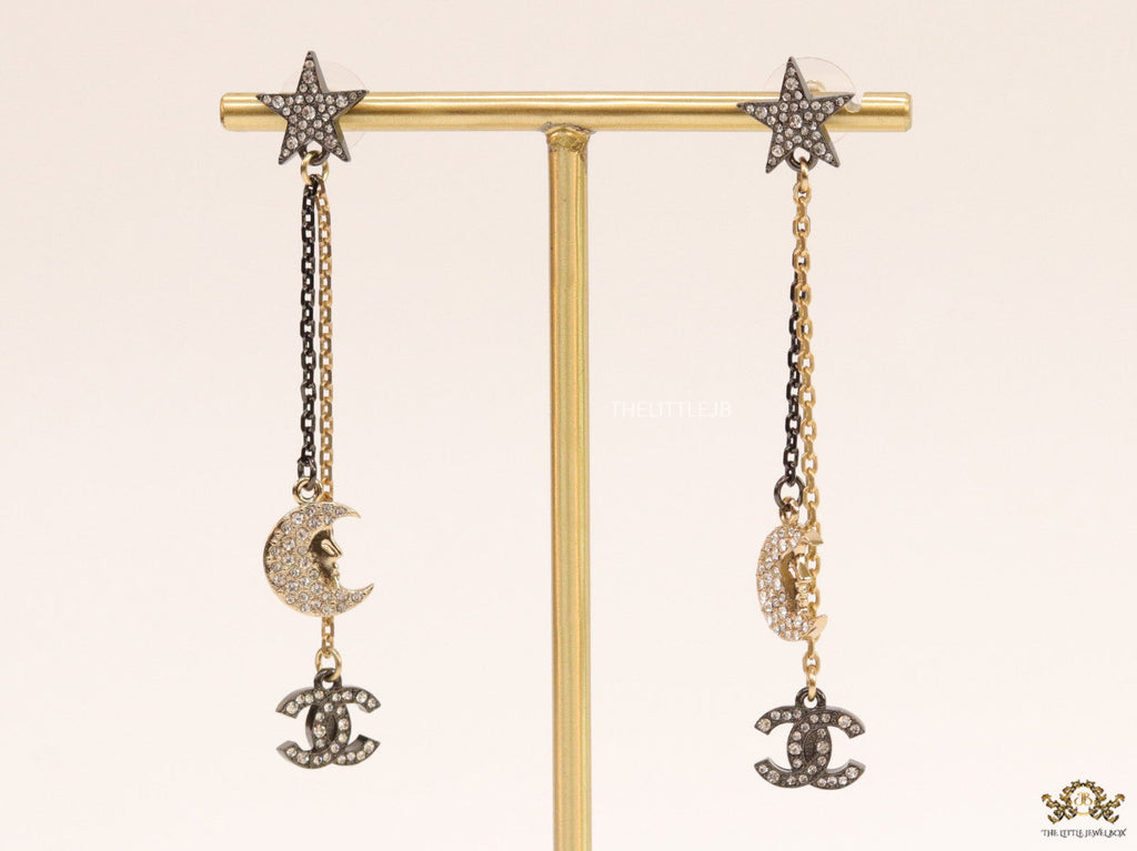 Dual chain star and moon dangles with double C motif