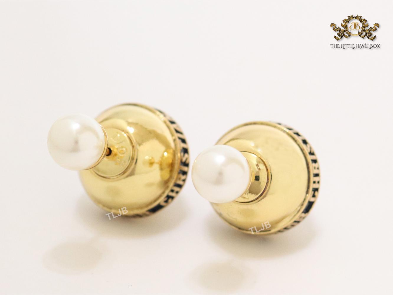 Alphabet CD white and gold bomber studs