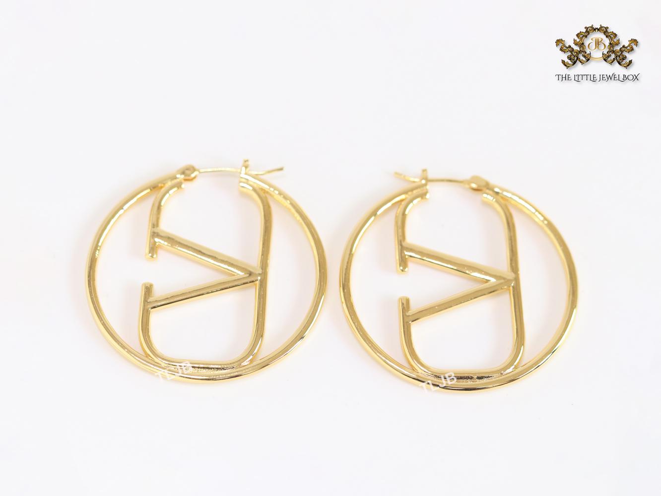 Alphabet vertical V hoops