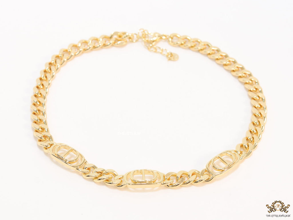 Gold plated C and pattern link chain necklace