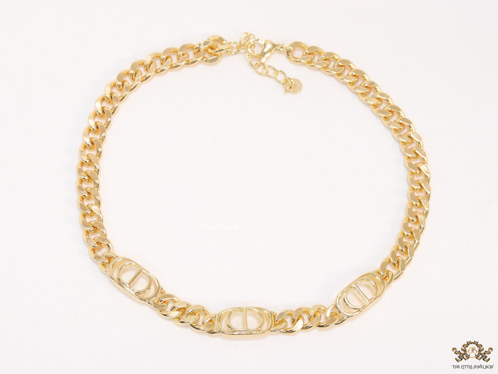 Gold plated C and pattern link chain necklace