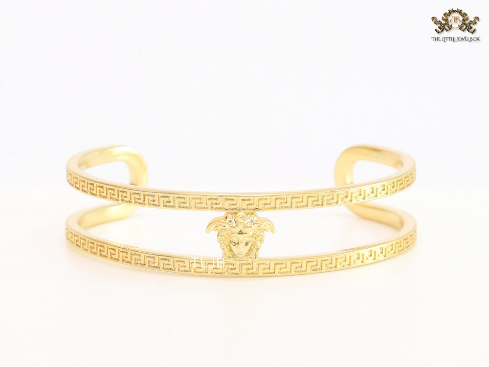 Medusa on gold bracelet