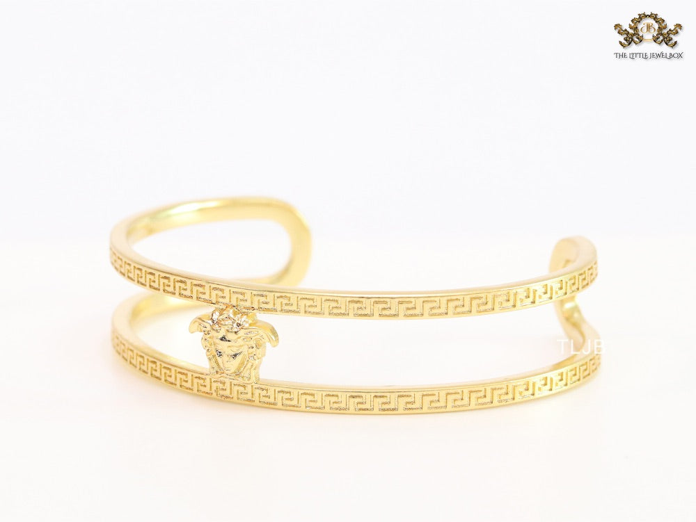 Medusa on gold bracelet