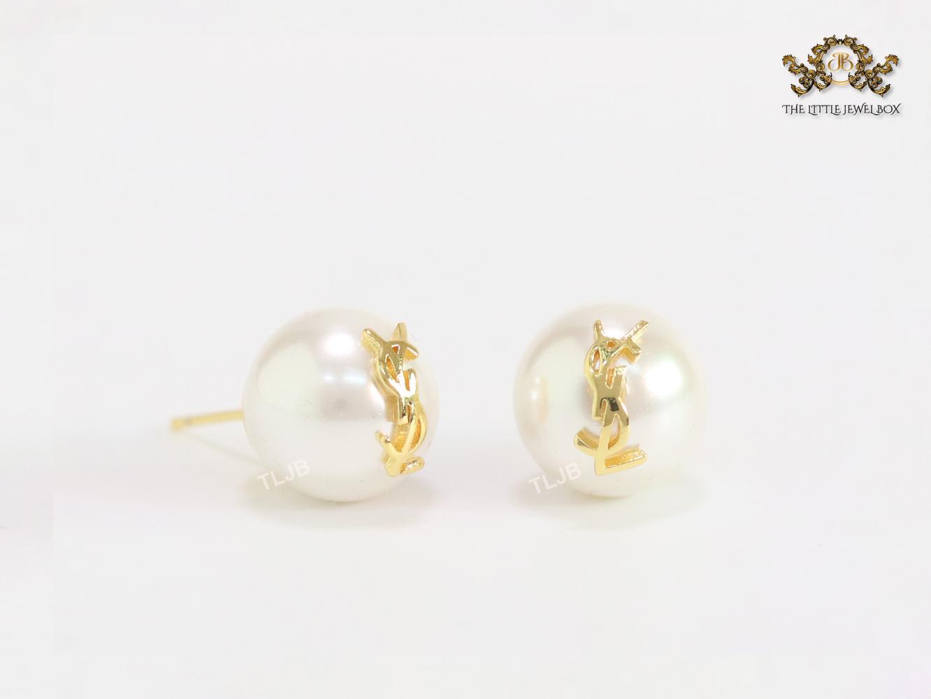 Alphabet Y pearl studs