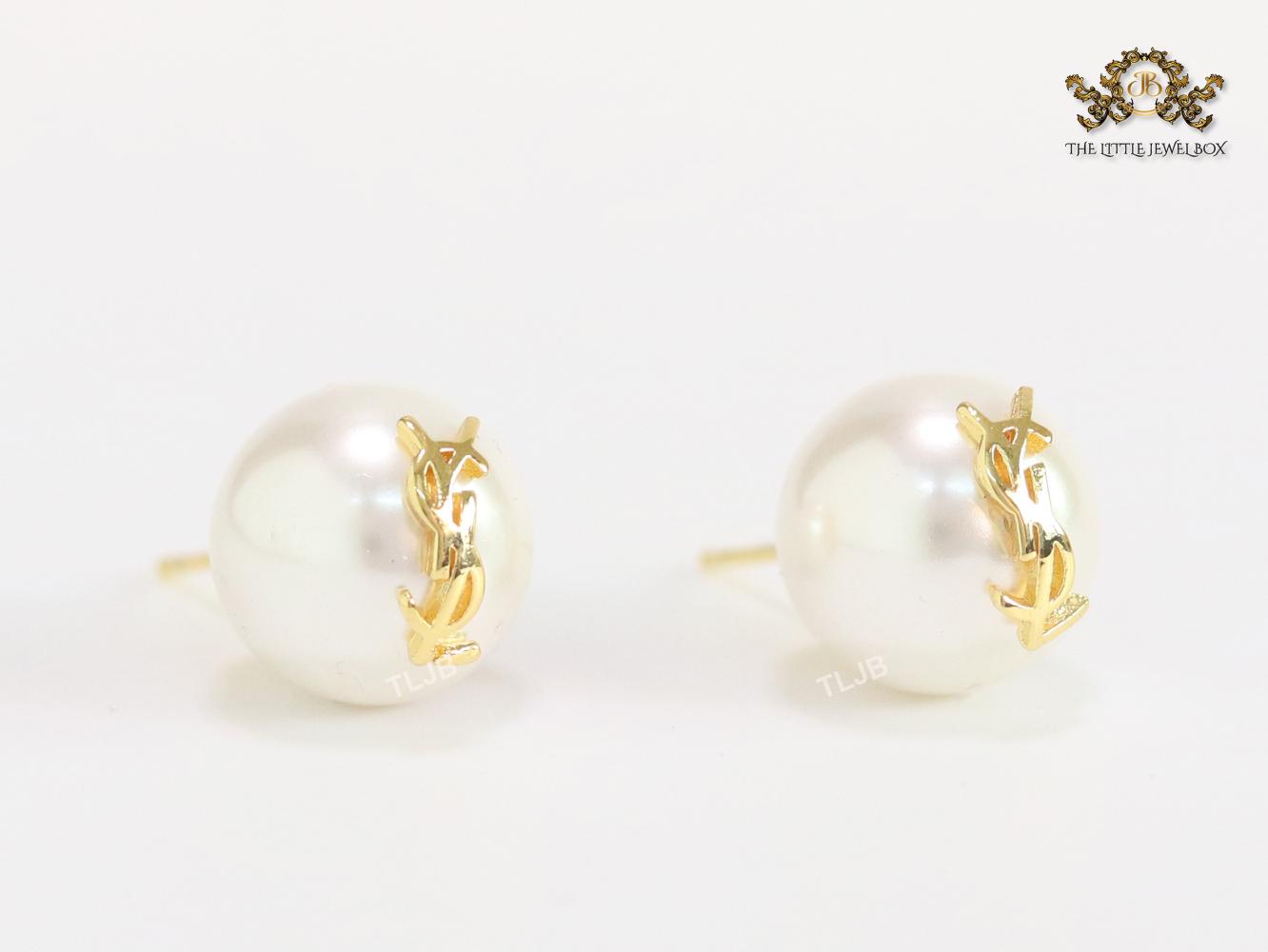 Alphabet Y pearl studs
