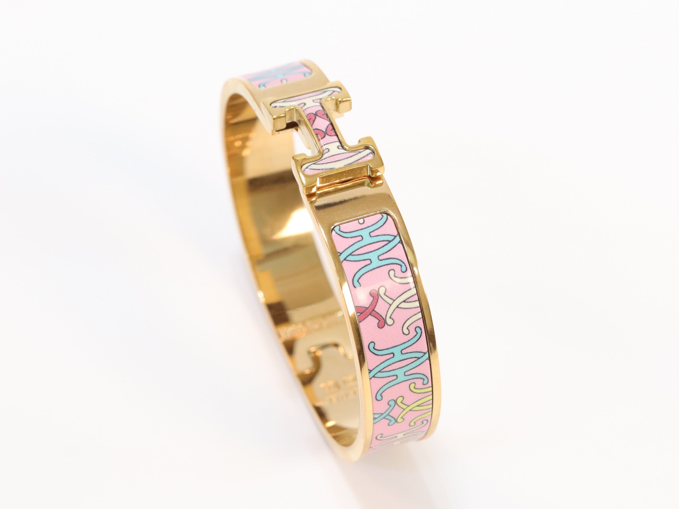 Alphabet H pastel pink bracelet