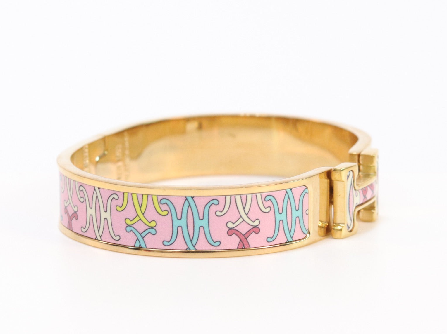 Alphabet H pastel pink bracelet