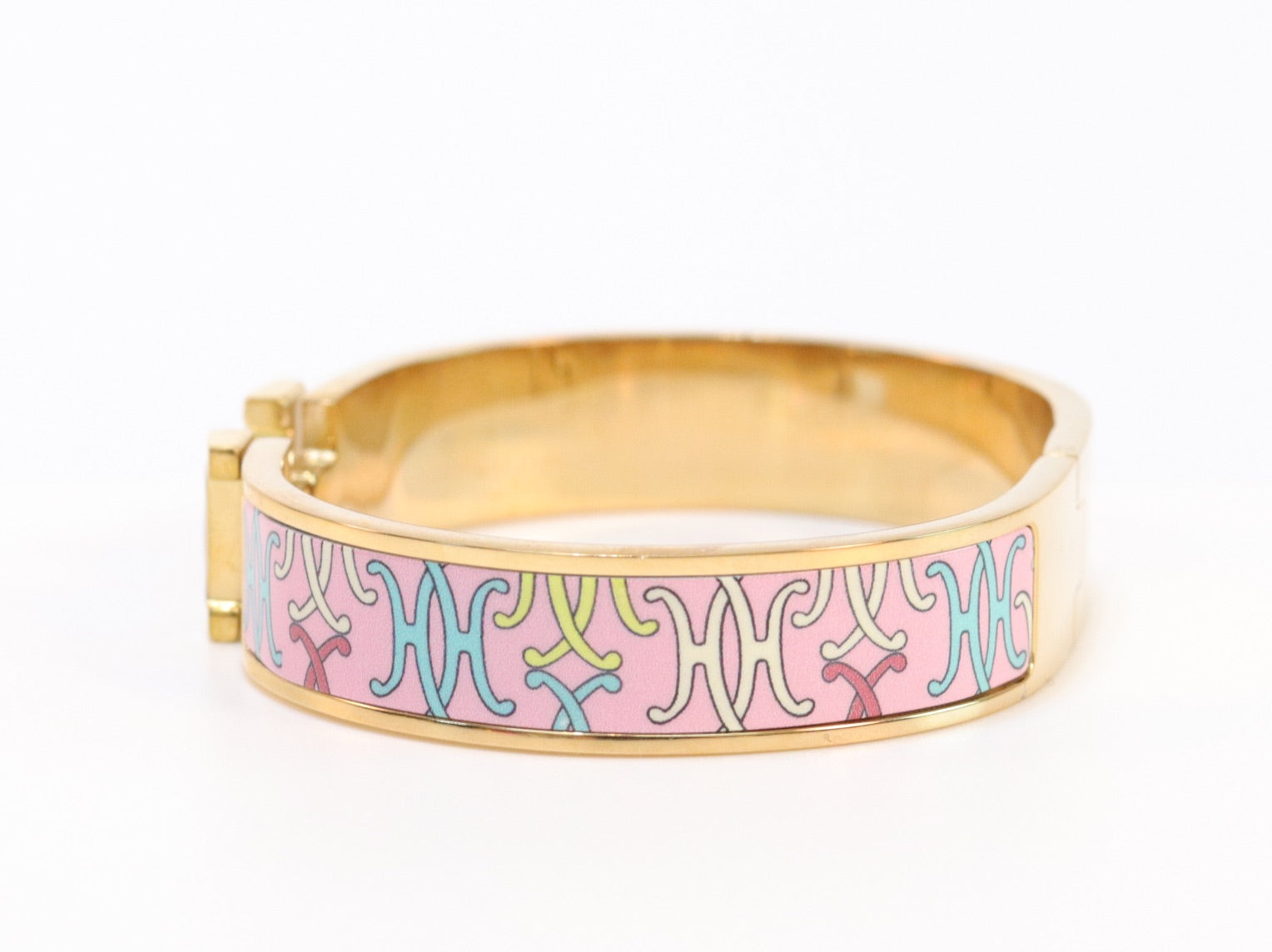 Alphabet H pastel pink bracelet
