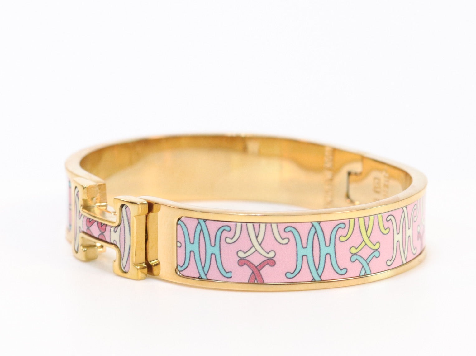 Alphabet H pastel pink bracelet