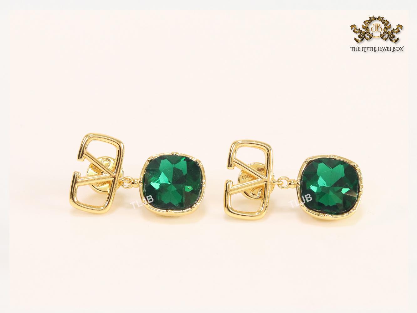 Alphabet open V and emerald stone earrings