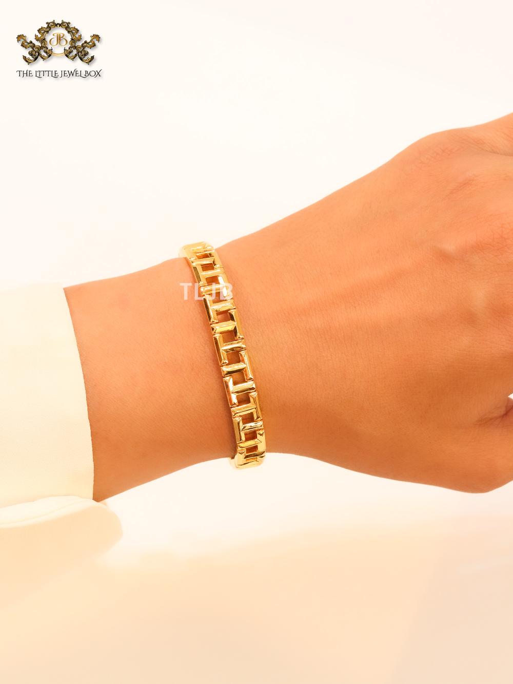Alphabet T gold link bracelet
