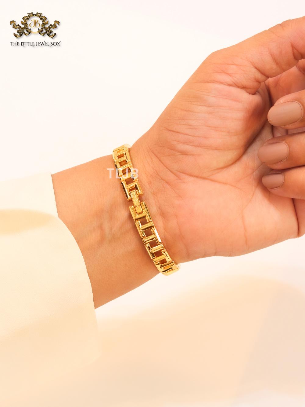 Alphabet T gold link bracelet