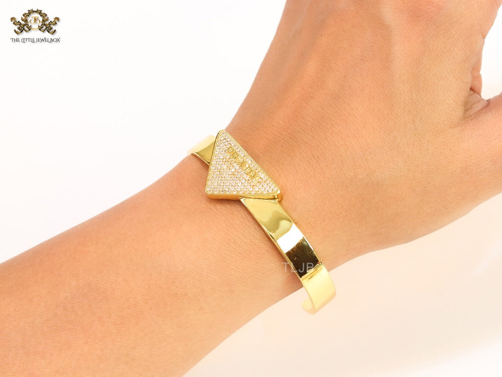 Alphabet P Gold open bracelet