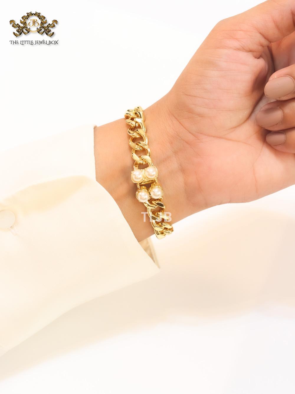 Double G link gold bracelet