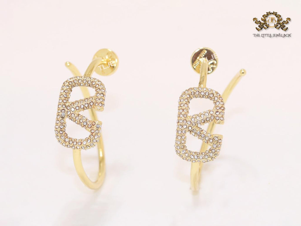 Alphabet V with cz sleek hoops