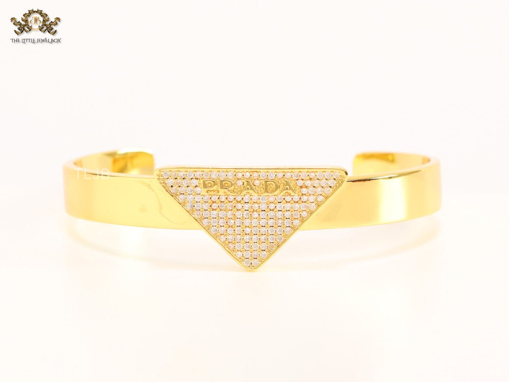 Alphabet P Gold open bracelet