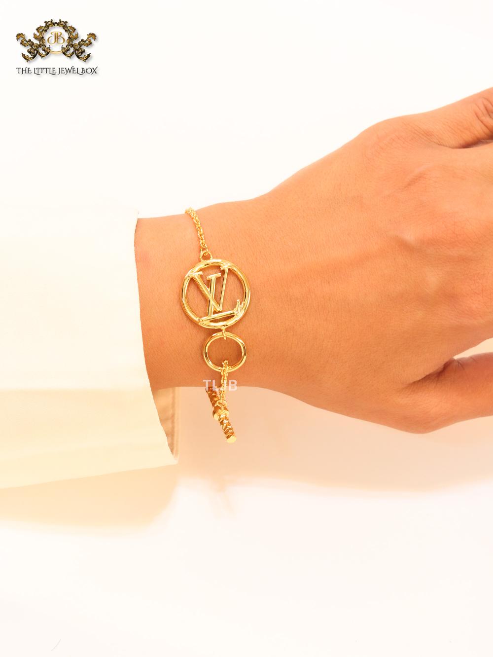 Alphabet L and V sleek bracelet