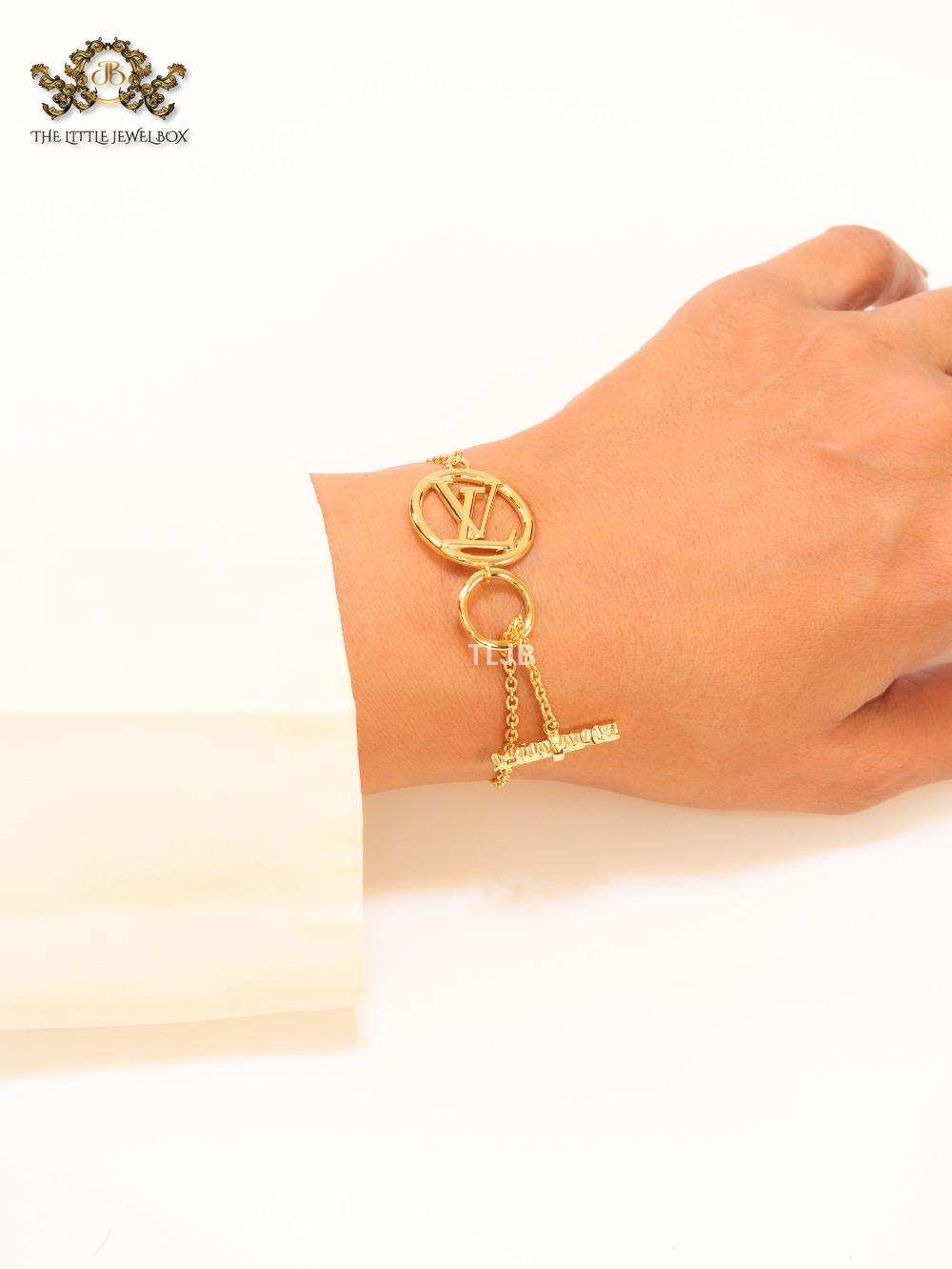 Alphabet L and V sleek bracelet