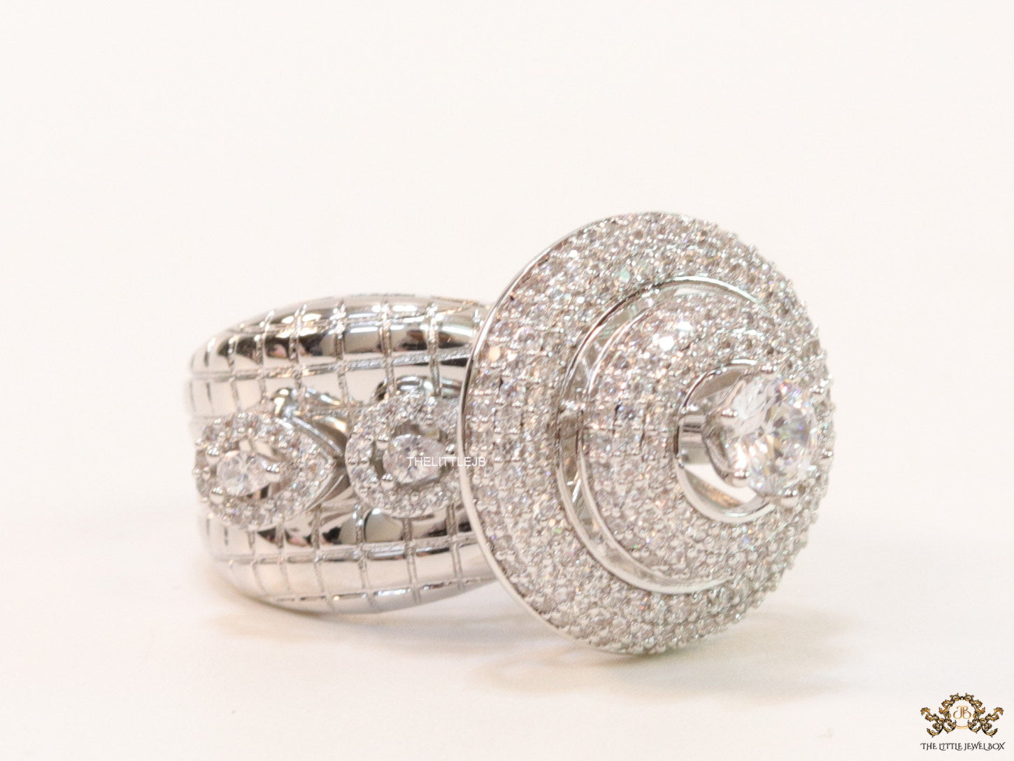 Platinum plated cz cocktail ring with 0.4ct size pointers