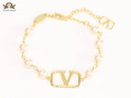 Alphabet V Gold pearl link chain bracelet