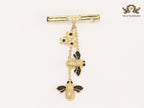 Gold bee hangings brooch