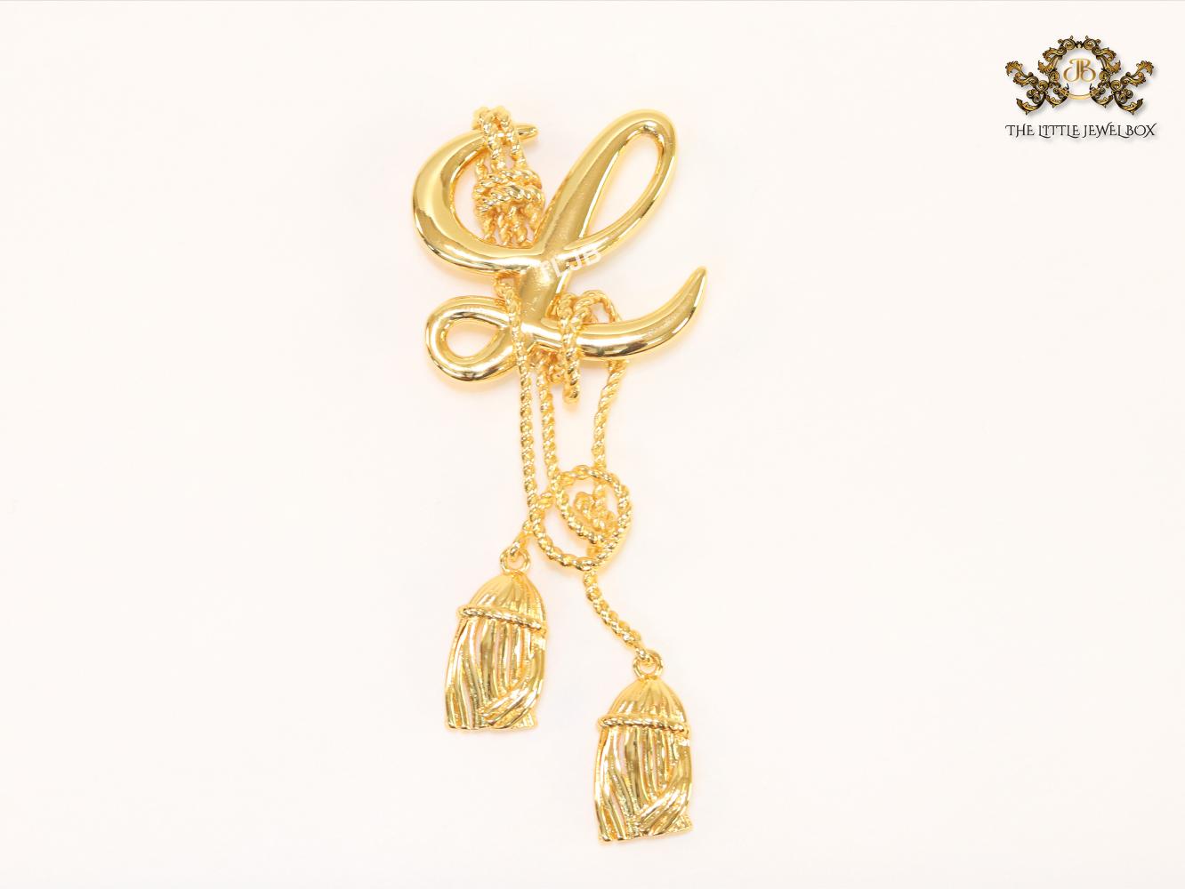 Alphabet LW gold hangings brooch