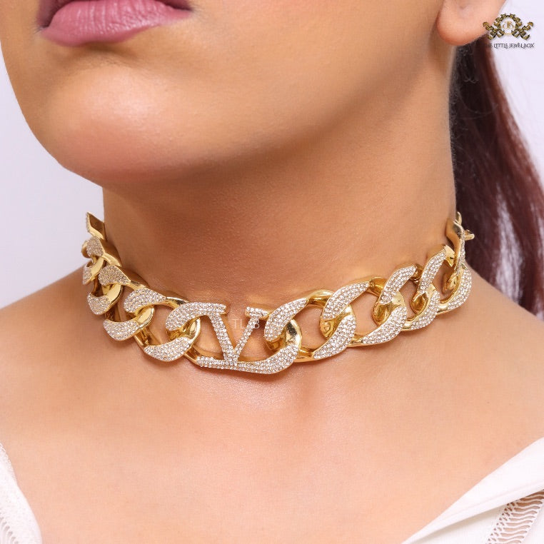 Alphabet V Chunky gold linked chain with CZ