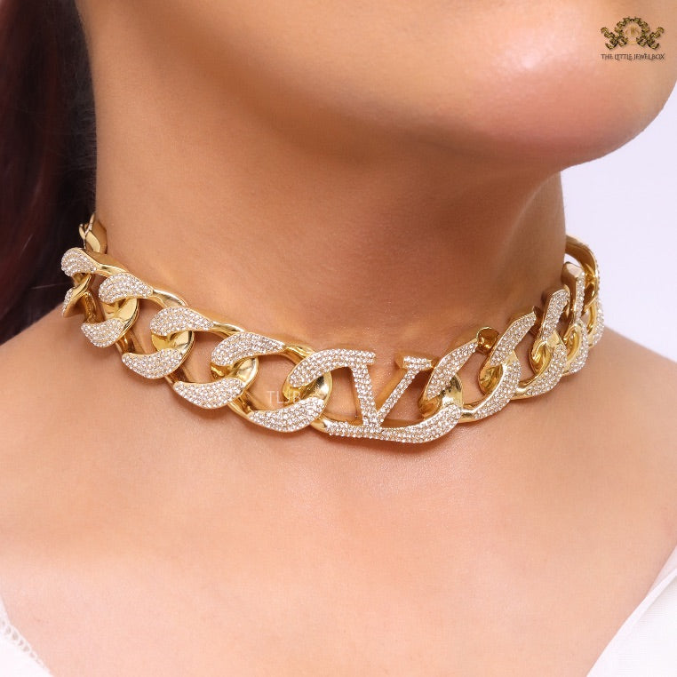 Alphabet V Chunky gold linked chain with CZ