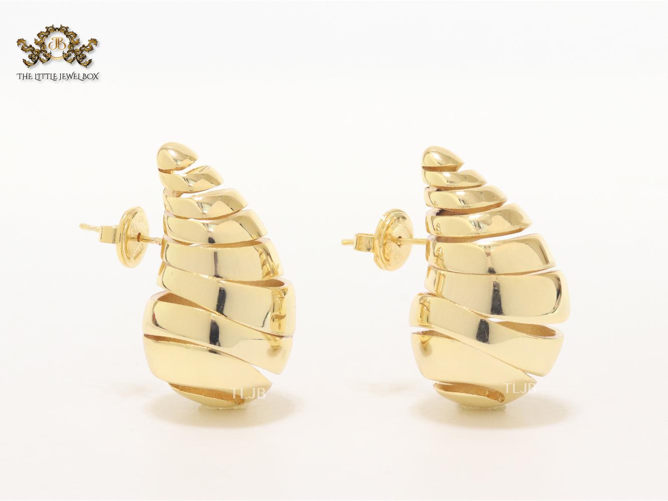 Teardrop gold swirl studs - Medium 30mm