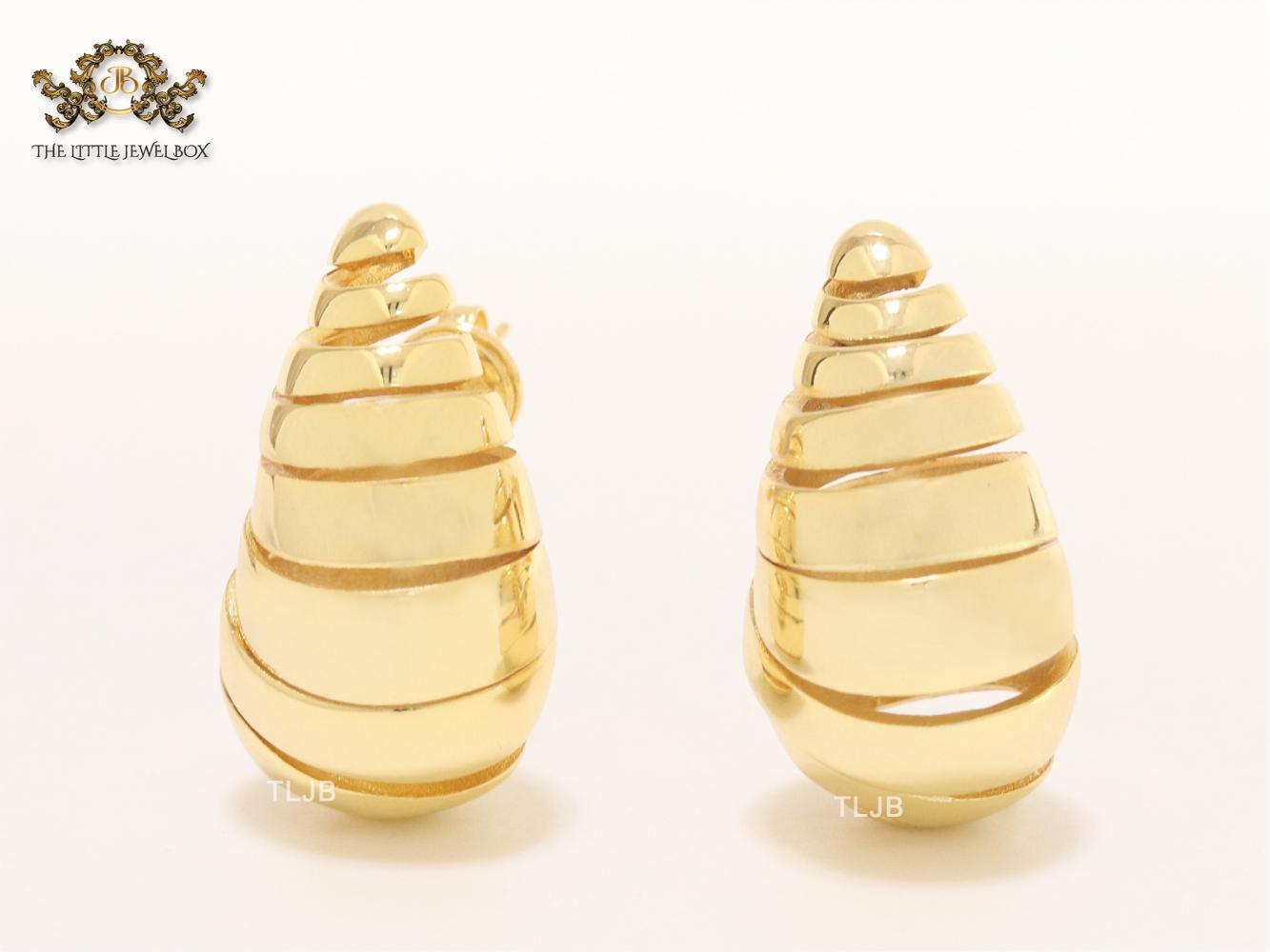 Teardrop gold swirl studs - Medium 30mm