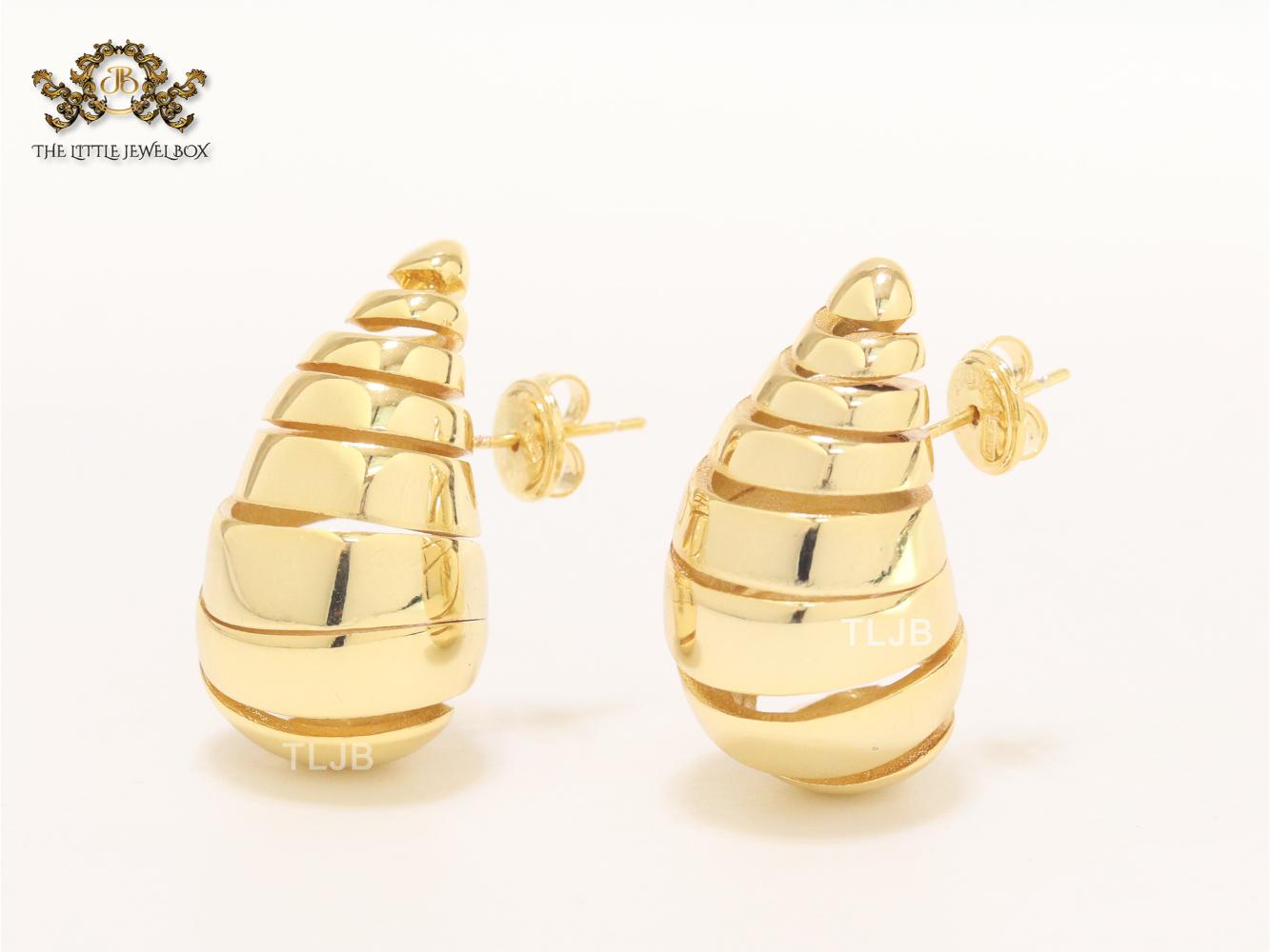 Teardrop gold swirl studs - Medium 30mm