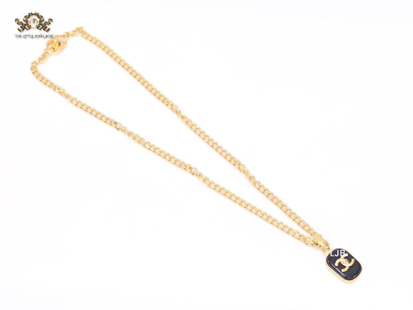 Double C enamel pendant chain