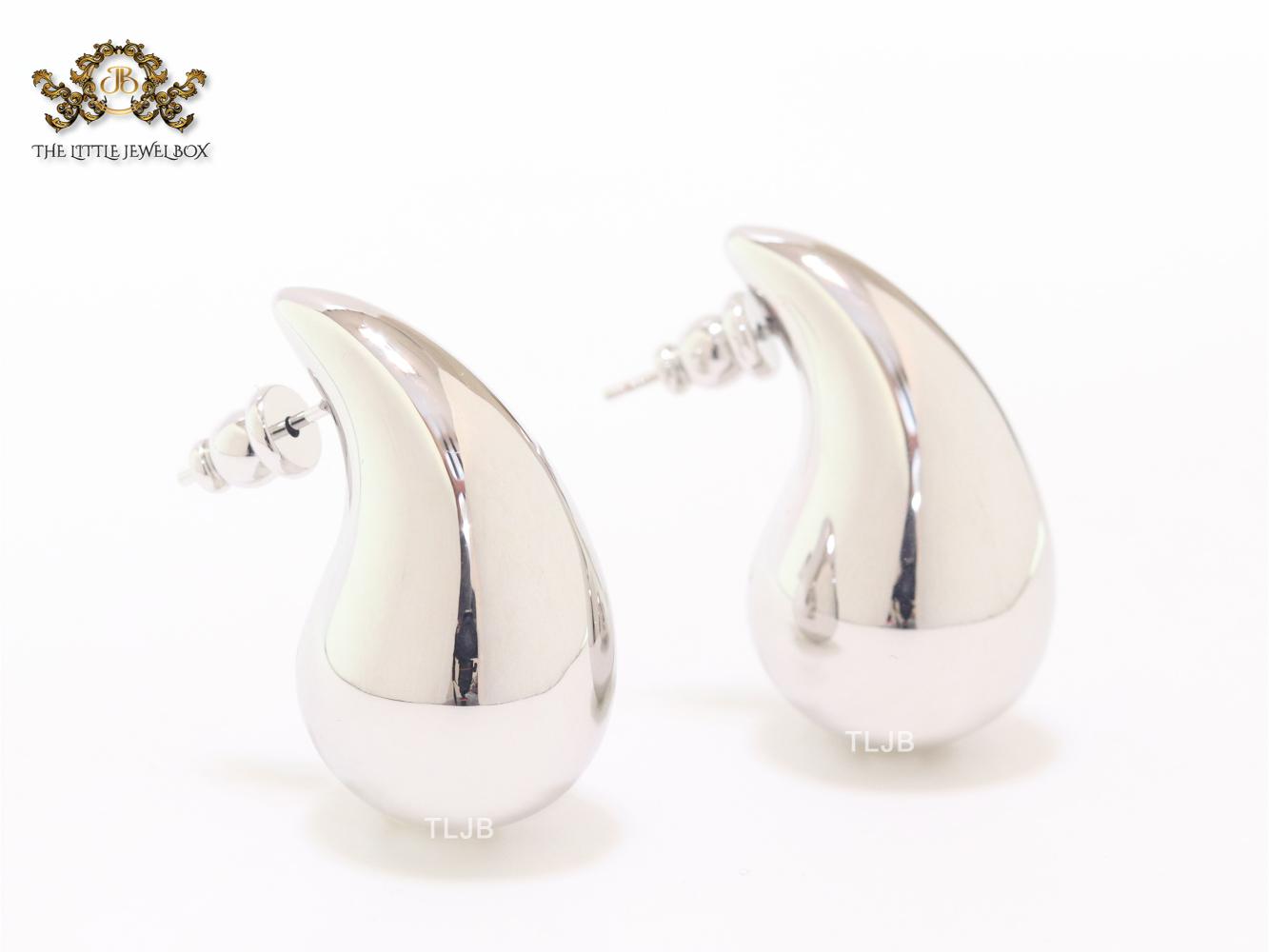 Teardrop platinum studs - Medium 30mm