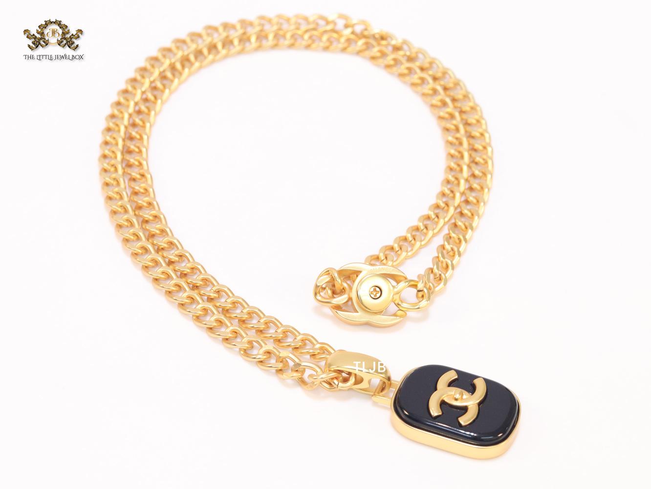 Double C enamel pendant chain