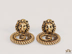 Lion head twin G earrings in gold finish