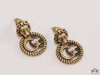 Lion head twin G earrings in gold finish