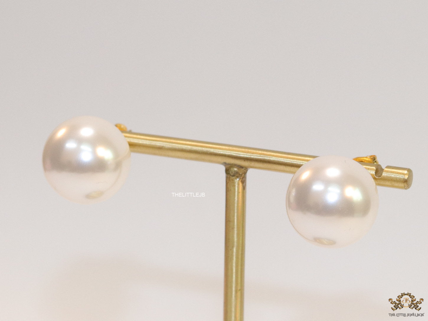 20mm round white pearl stud earrings