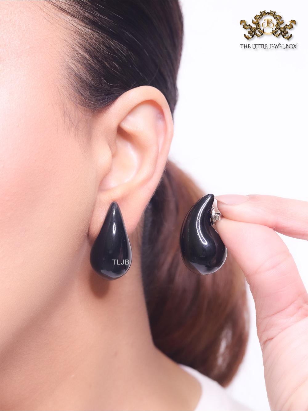 Teardrop black enamel studs