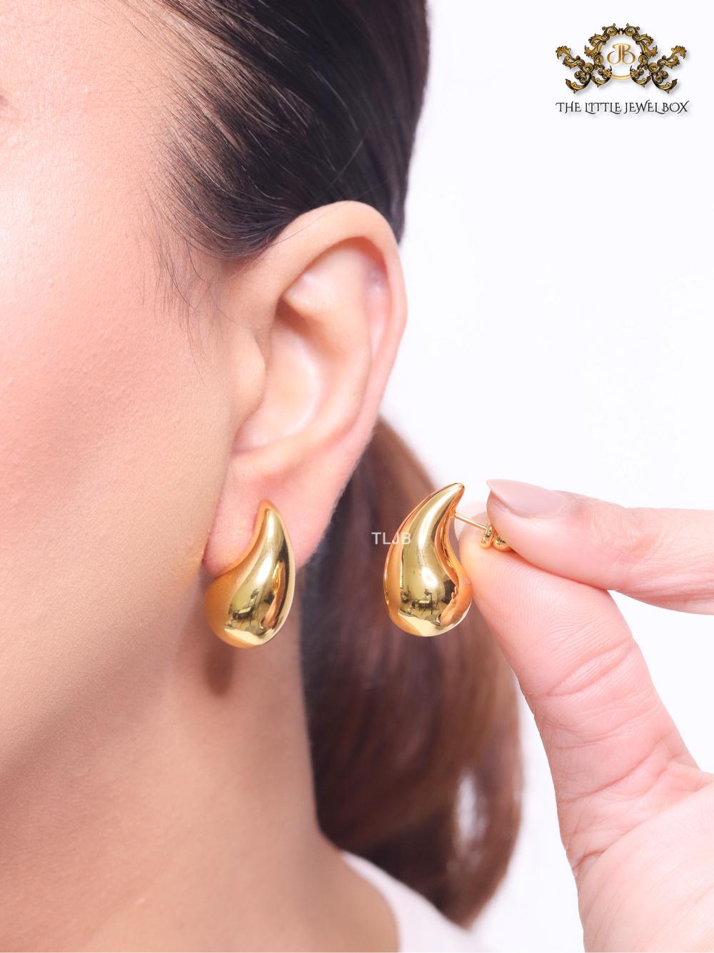 Teardrop gold studs - small 25mm