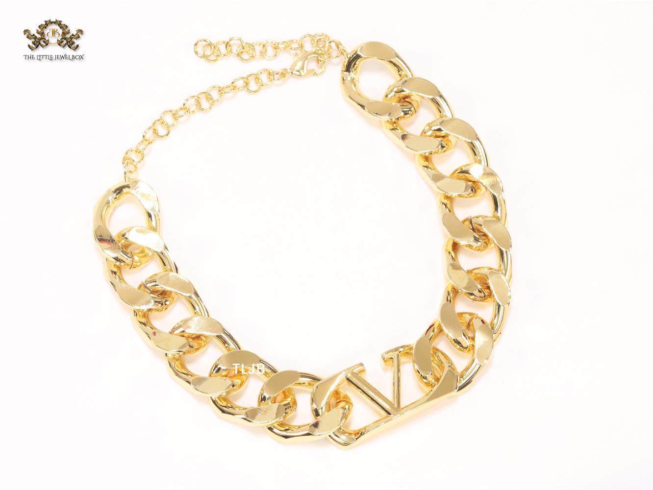 Open V link Choker