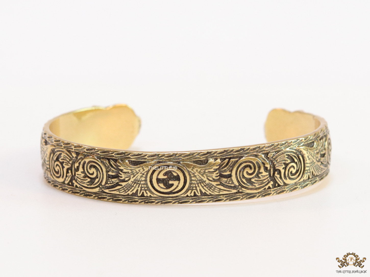 Embossed bracelet band in antique gold finish